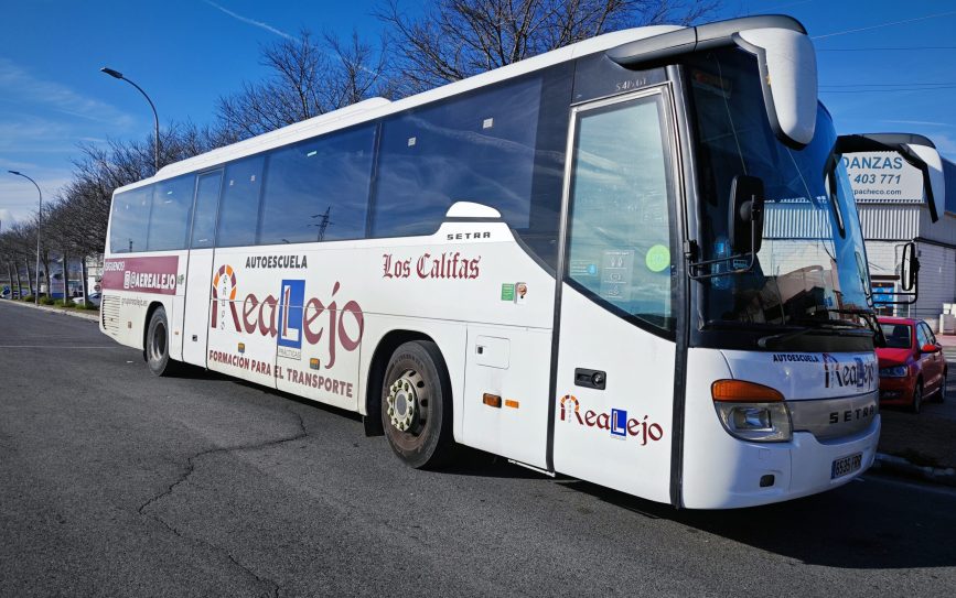 Autobús para permiso D en Autoescuela Córdoba