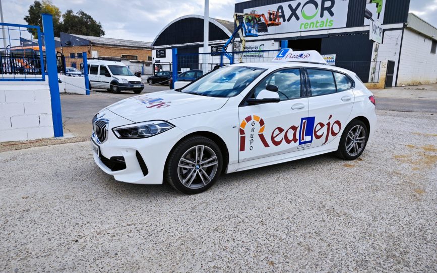 Coche BMW de prácticas Grupo Realejo para permiso B