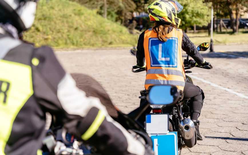 Moto de prácticas para permiso A en Autoescuela Realejo